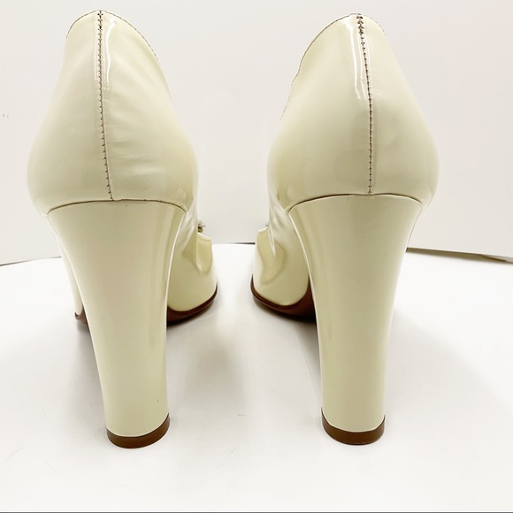 💕HP💕🆕{MOSCHINO}Patent Leather Pump with Buckle - Picture 5 of 16